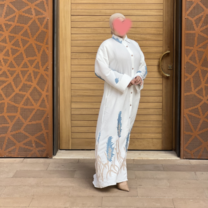 عباية بتطريز أنيق