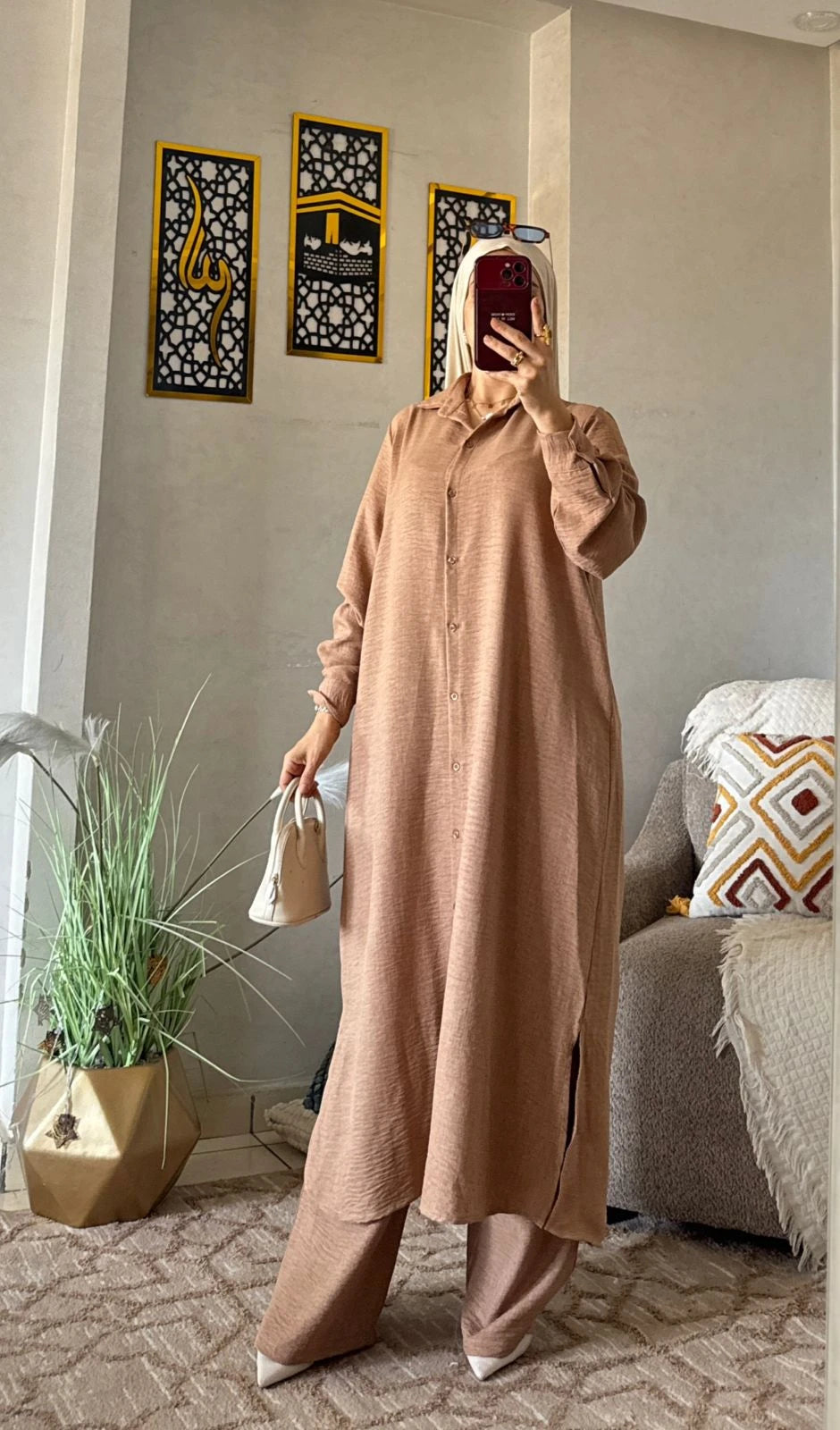 طقم محتشم بقصة واسعة