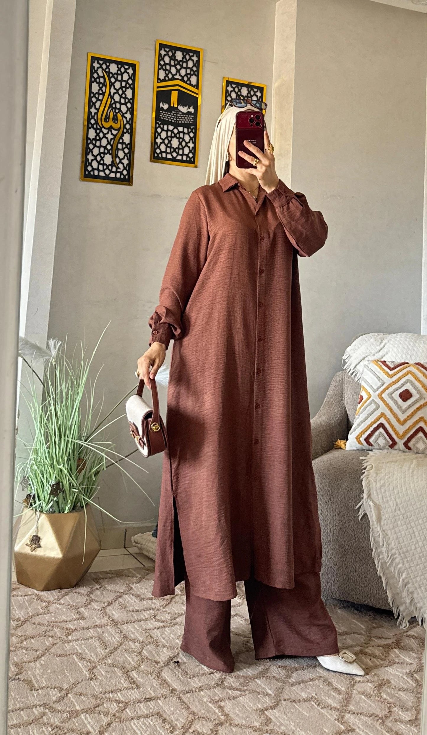 طقم محتشم بقصة واسعة