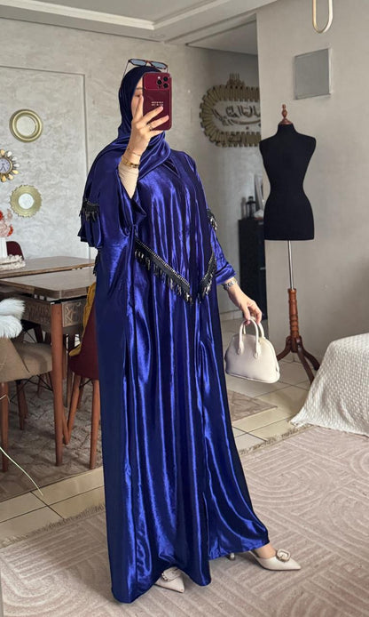 عباية ساتان فاخرة بتفاصيل الشراشيب الأنيقة