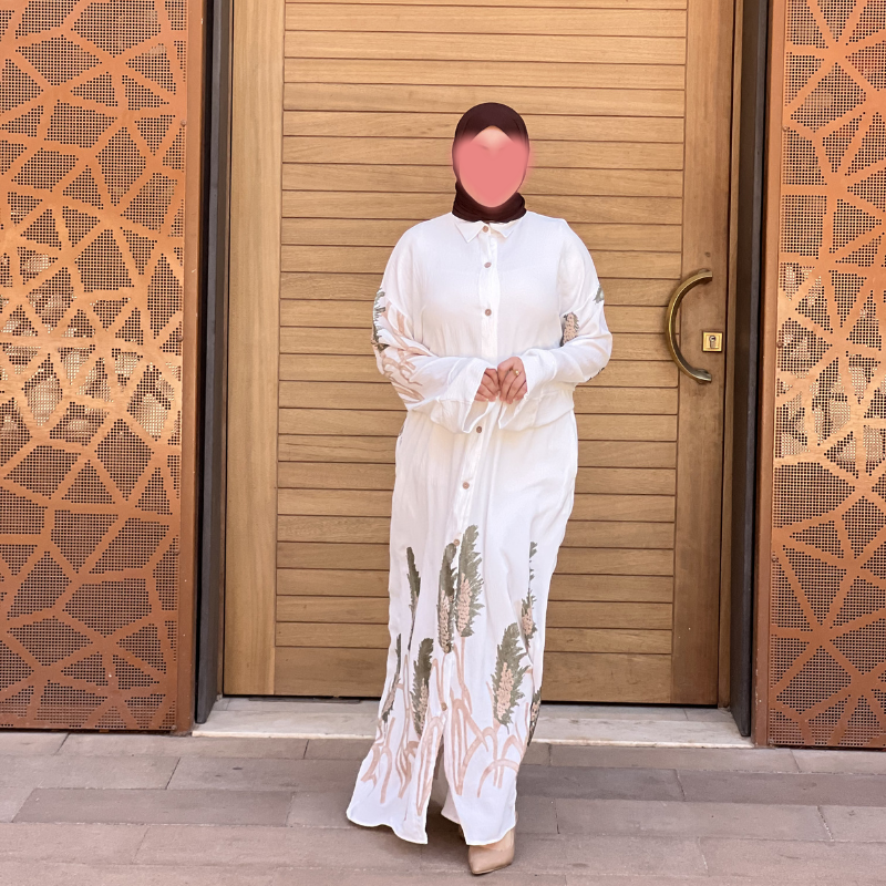 عباية بتطريز أنيق