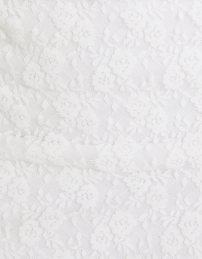 Mini-robe manches longues en dentelle