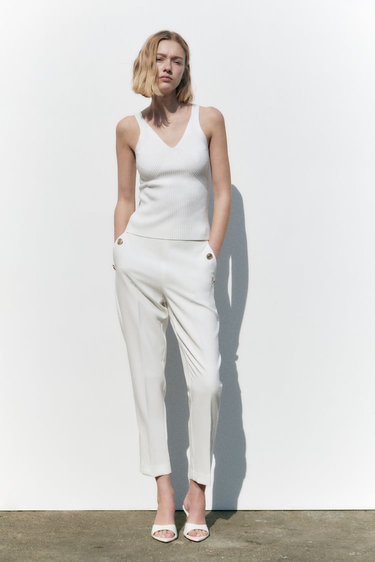 PANTALON DROIT À BOUTONS MÉTALLIQUES